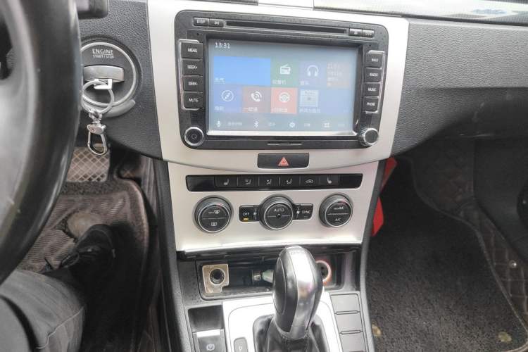 Used Volkswagen Magotan 2015 Facelift 1.8TSI Luxury Model Audio And AC Panel