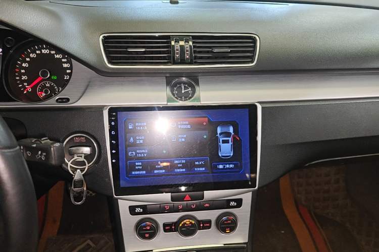 Used Volkswagen Magotan 2015 1.8TSI Advanced Model Audio And AC Panel