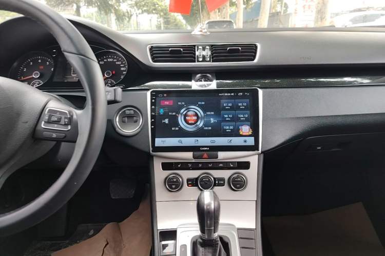Used Volkswagen Magotan 2015 Facelift 1.8TSI Luxury Model Audio And AC Panel
