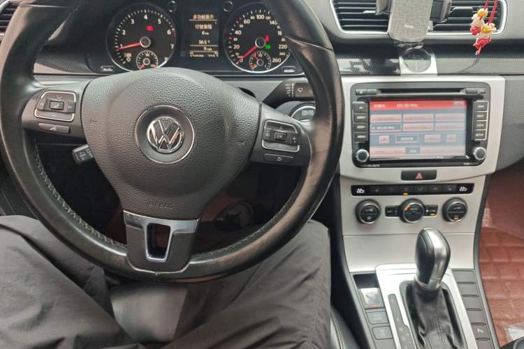 Used Volkswagen Magotan 2015 1.8TSI Luxury Model Audio And AC Panel