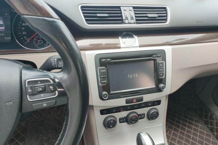 Used Volkswagen Magotan 2015 1.8TSI Prestige Model Audio And AC Panel
