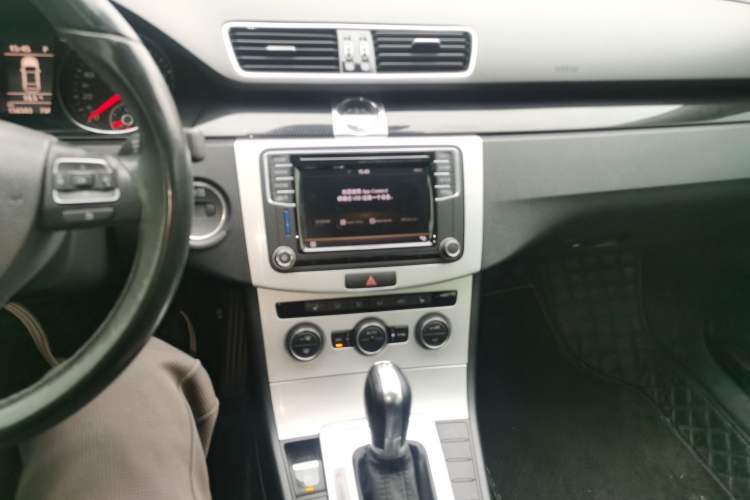 Used Volkswagen Magotan 2015 Revised Version 2.0 TSI Luxury Edition Audio And AC Panel