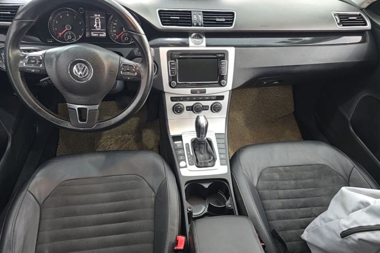 Used Volkswagen Magotan 2015 Facelift 1.8TSI Luxury Model Center Console