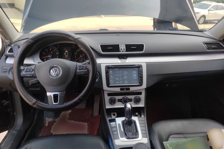 Used Volkswagen Magotan 2015 1.8TSI Advanced Model Center Console