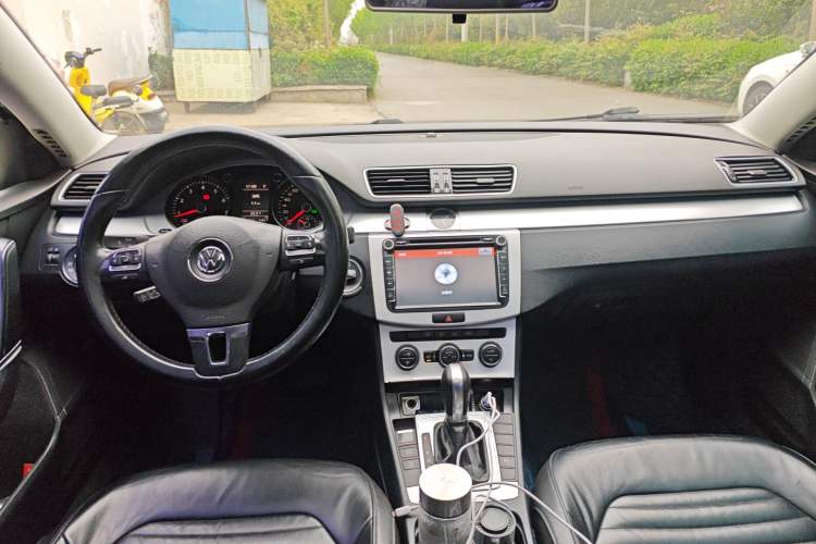 Used Volkswagen Magotan 2015 1.8TSI Advanced Model Center Console