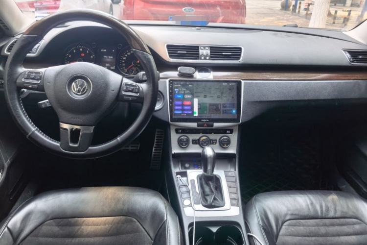 Used Volkswagen Magotan 2015 Revised 1.8TSI Prestige Version Center Console