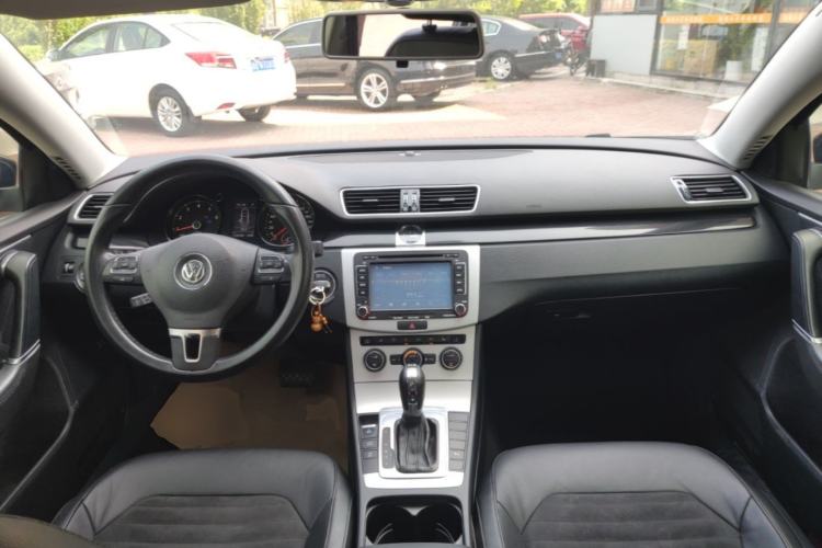 Used Volkswagen Magotan 2015 1.8TSI Luxury Model Center Console