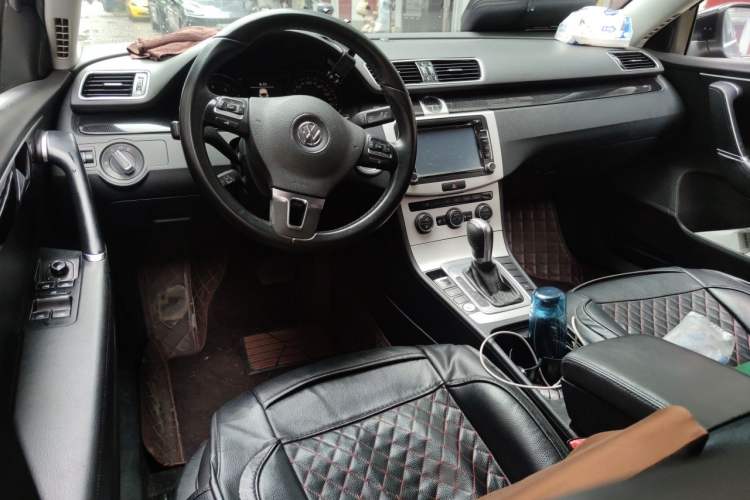 Used Volkswagen Magotan 2015 Facelift 1.8TSI Luxury Model Center Console
