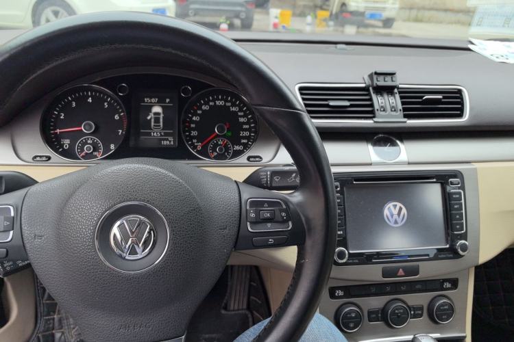 Used Volkswagen Magotan 2015 1.8TSI Advanced Model Center Console