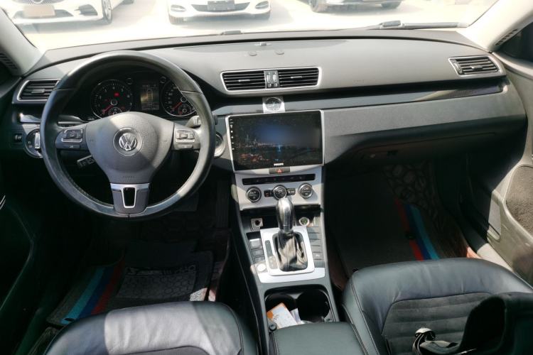 Used Volkswagen Magotan 2015 Facelift 1.8TSI Luxury Model Center Console