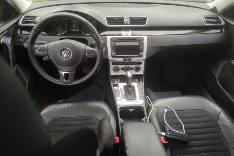 Used Volkswagen Magotan 2015 Revised Version 2.0 TSI Luxury Edition Center Console