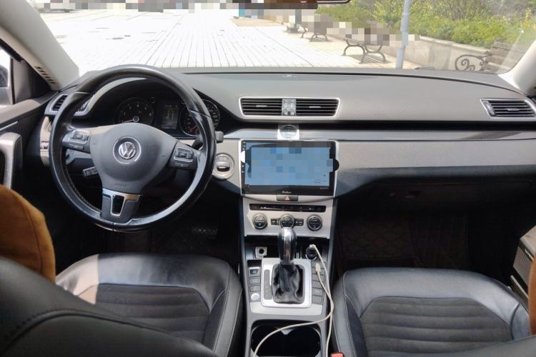 Used Volkswagen Magotan 2015 Revised Version 2.0 TSI Luxury Edition Center Console