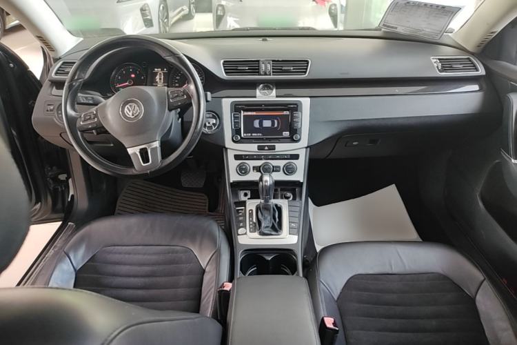 Used Volkswagen Magotan 2015 Facelift 1.8TSI Luxury Model Center Console