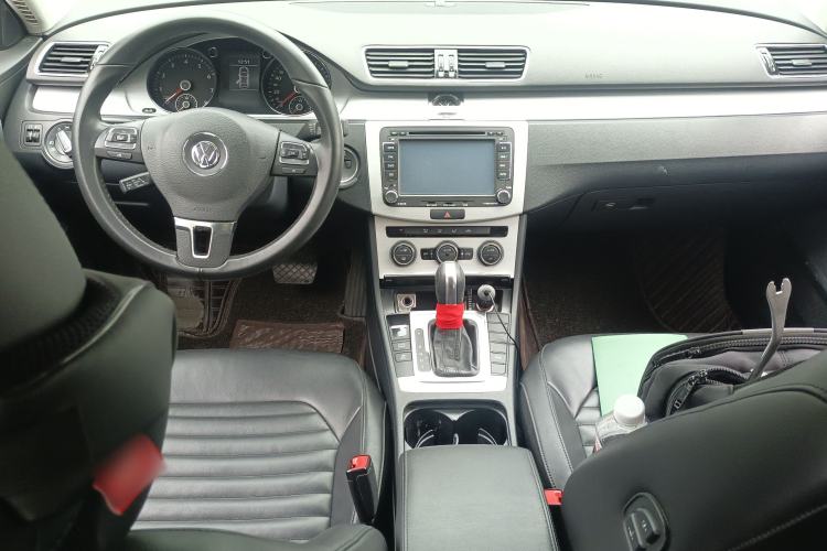 Used Volkswagen Magotan 2015 1.8TSI Advanced Model Center Console