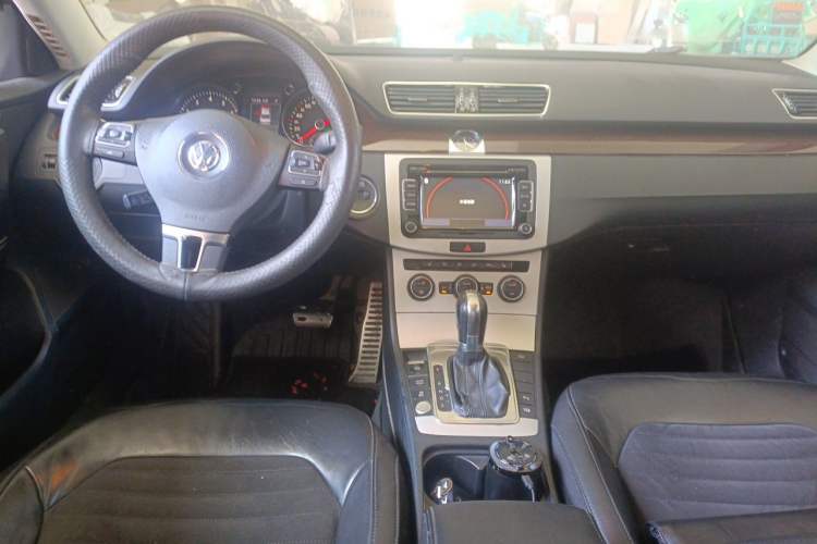 Used Volkswagen Magotan 2015 1.8TSI Prestige Model Center Console