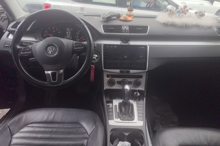 Used Volkswagen Magotan 2015 1.8TSI Advanced Model Center Console