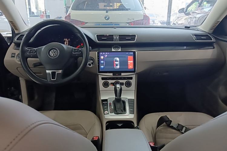 Used Volkswagen Magotan 2015 Facelift 1.8TSI Luxury Model Center Console
