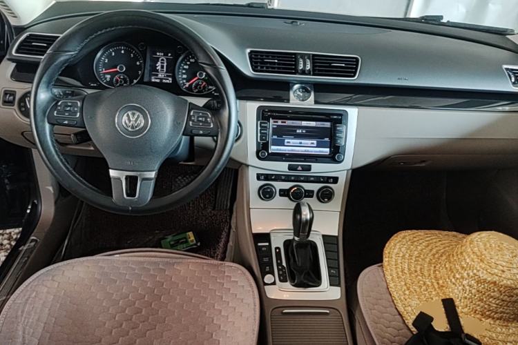 Used Volkswagen Magotan 2015 1.8TSI Luxury Model Center Console