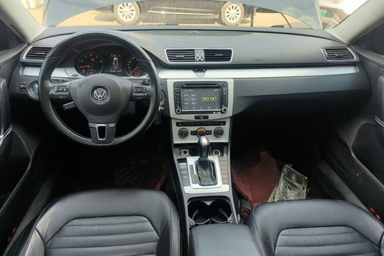Used Volkswagen Magotan 2015 1.8TSI Advanced Model Center Console