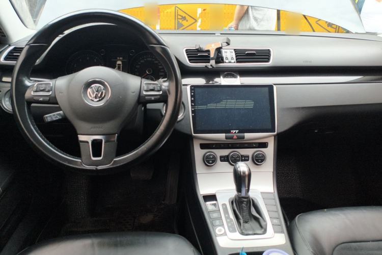 Used Volkswagen Magotan 2015 Revised 1.8TSI Prestige Version Center Console