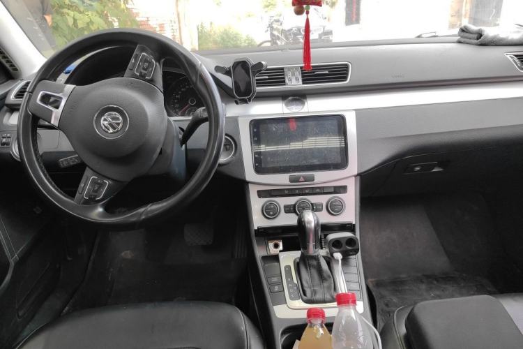 Used Volkswagen Magotan 2015 1.8TSI Advanced Model Center Console