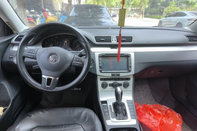 Used Volkswagen Magotan 2015 1.8TSI Advanced Model Center Console