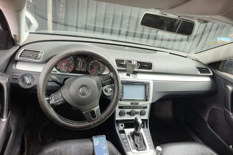 Used Volkswagen Magotan 2015 1.8TSI Advanced Model Center Console