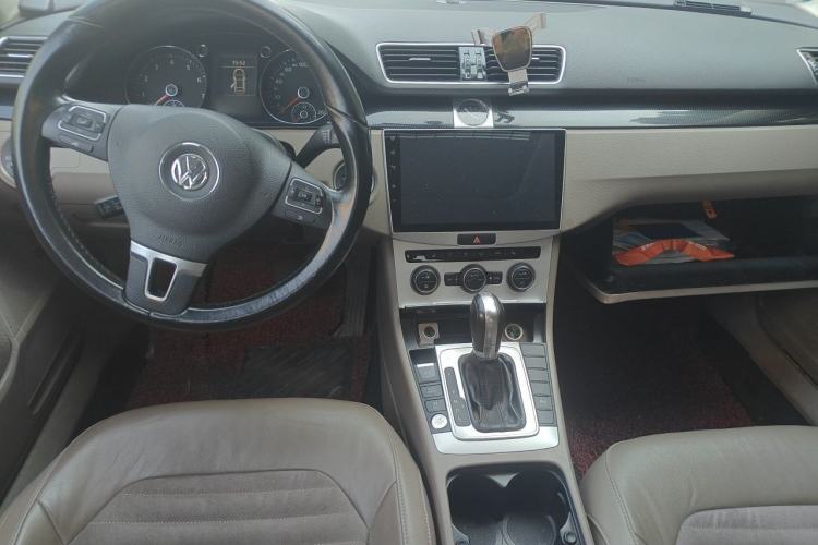 Used Volkswagen Magotan 2015 Facelift 1.8TSI Luxury Model Center Console