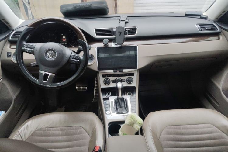 Used Volkswagen Magotan 2015 1.8TSI Prestige Model Center Console