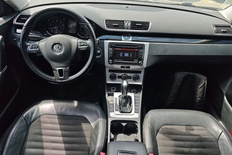 Used Volkswagen Magotan 2015 1.8TSI Luxury Model Center Console