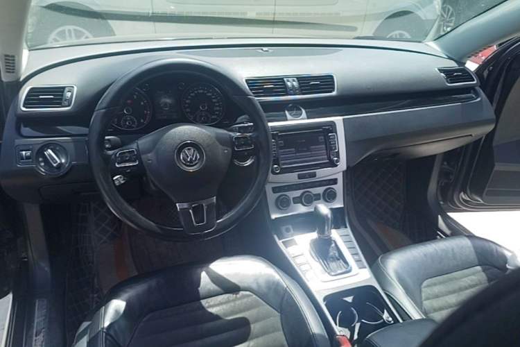 Used Volkswagen Magotan 2015 1.8TSI Luxury Model Center Console