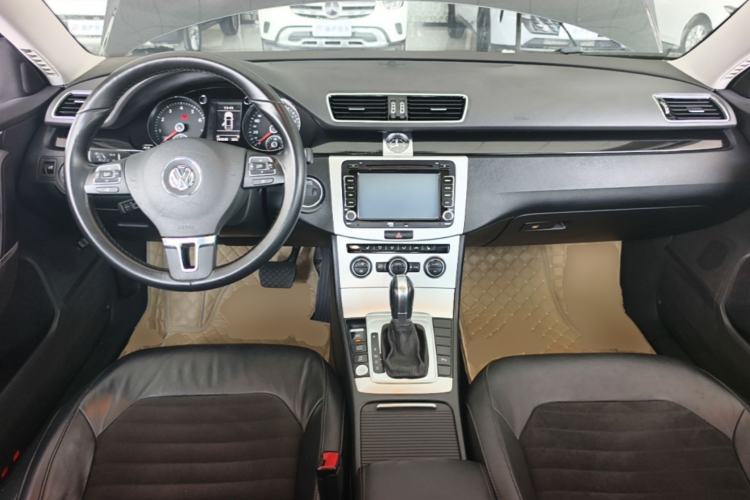 Used Volkswagen Magotan 2015 Facelift 1.8TSI Luxury Model Center Console