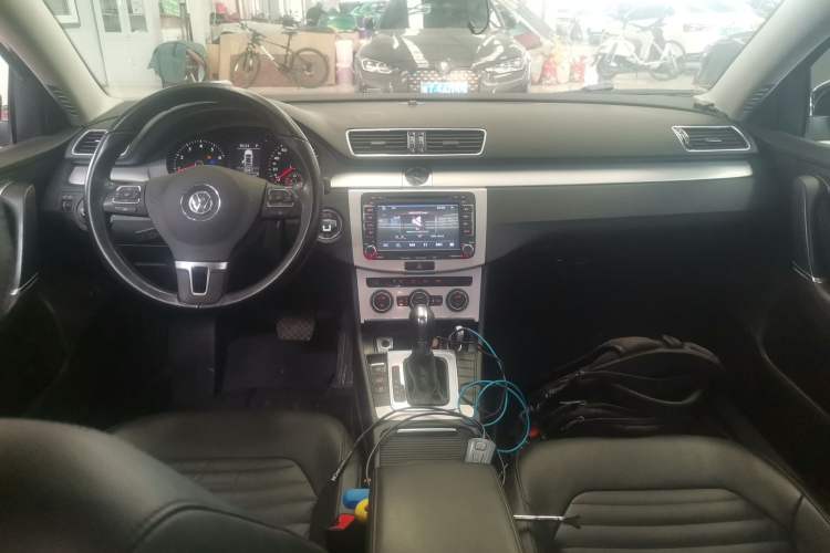 Used Volkswagen Magotan 2015 1.8TSI Advanced Model Center Console