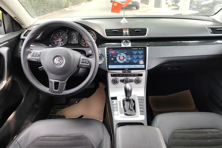Used Volkswagen Magotan 2015 Facelift 1.8TSI Luxury Model Center Console