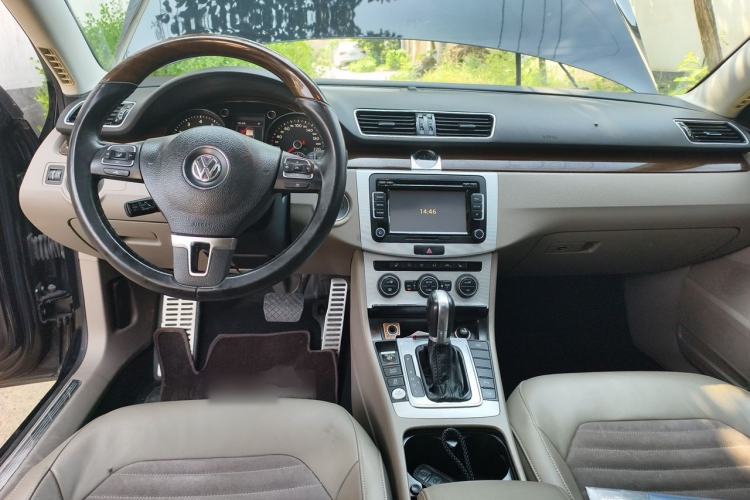 Used Volkswagen Magotan 2015 Revised Version 2.0 TSI Prestige Edition Center Console