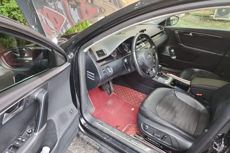Used Volkswagen Magotan 2015 1.8TSI Luxury Model Driver Seat