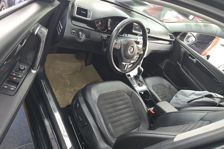 Used Volkswagen Magotan 2015 Facelift 1.8TSI Luxury Model Driver Seat