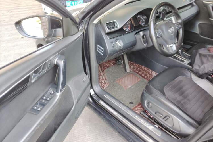 Used Volkswagen Magotan 2015 1.8TSI Luxury Model Driver Seat
