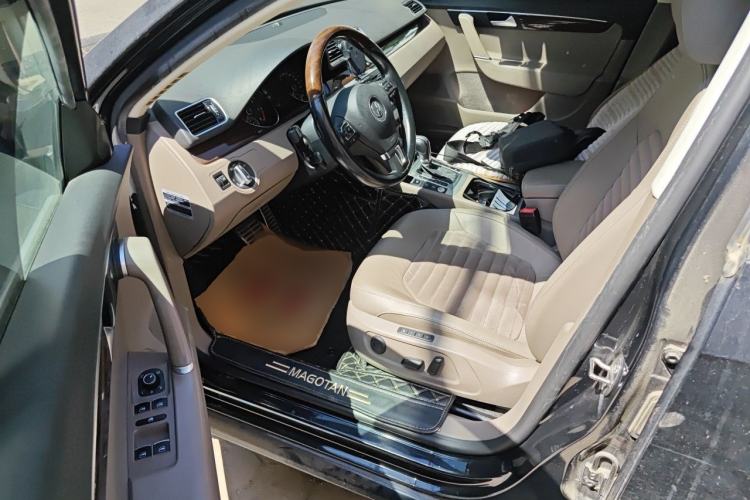 Used Volkswagen Magotan 2015 Revised Version 2.0 TSI Prestige Edition Driver Seat