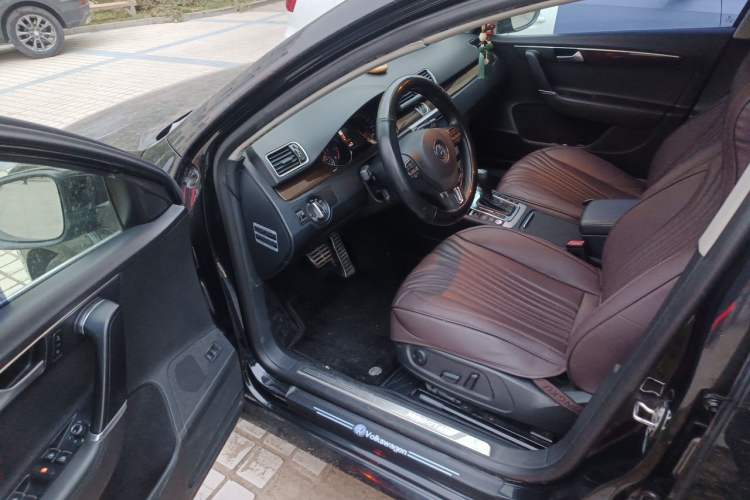 Used Volkswagen Magotan 2015 Revised Version 2.0 TSI Prestige Edition Driver Seat