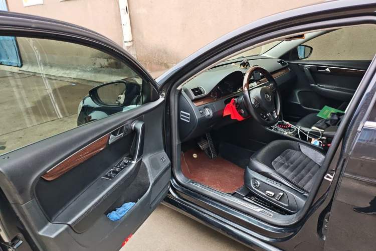 Used Volkswagen Magotan 2015 Revised Version 2.0 TSI Prestige Edition Driver Seat