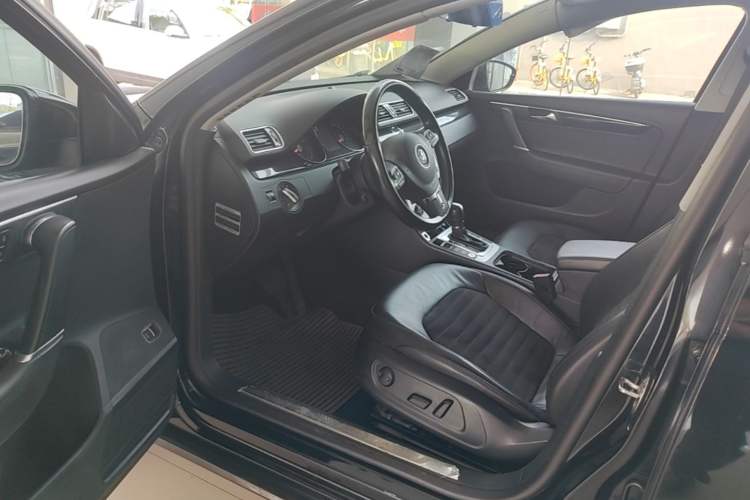 Used Volkswagen Magotan 2015 Facelift 1.8TSI Luxury Model Driver Seat