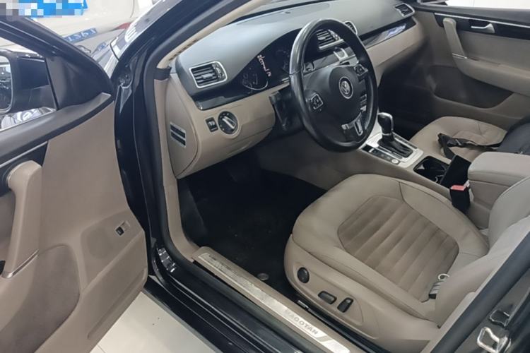 Used Volkswagen Magotan 2015 Facelift 1.8TSI Luxury Model Driver Seat
