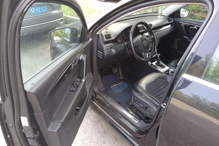 Used Volkswagen Magotan 2015 Revised Version 2.0 TSI Luxury Edition Driver Seat