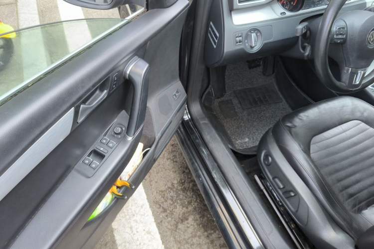 Used Volkswagen Magotan 2015 1.8TSI Advanced Model Driver Seat