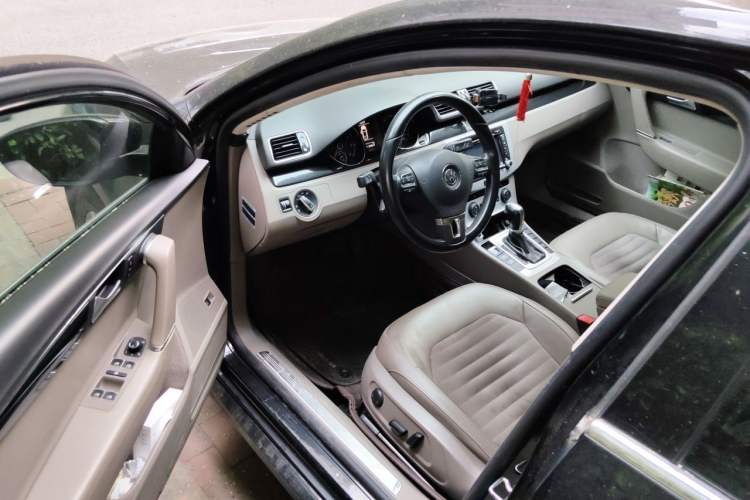 Used Volkswagen Magotan 2015 1.8TSI Luxury Model Driver Seat