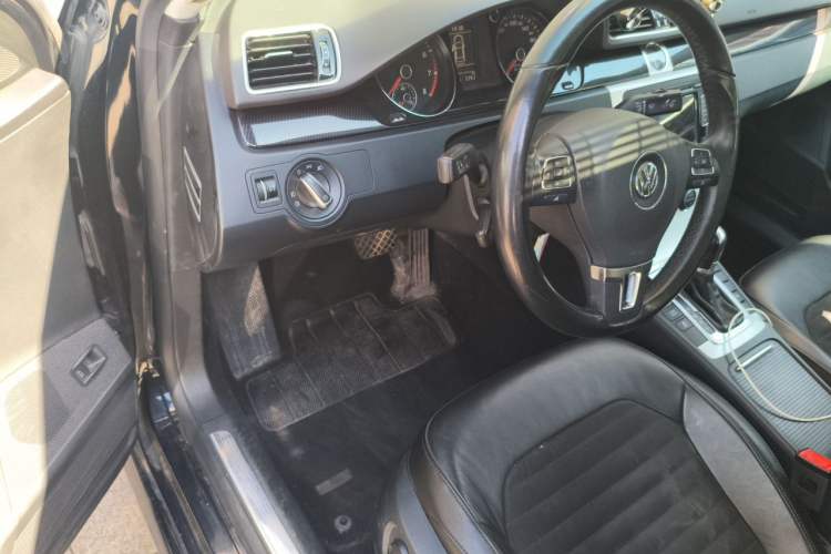 Used Volkswagen Magotan 2015 1.8TSI Luxury Model Driver Seat