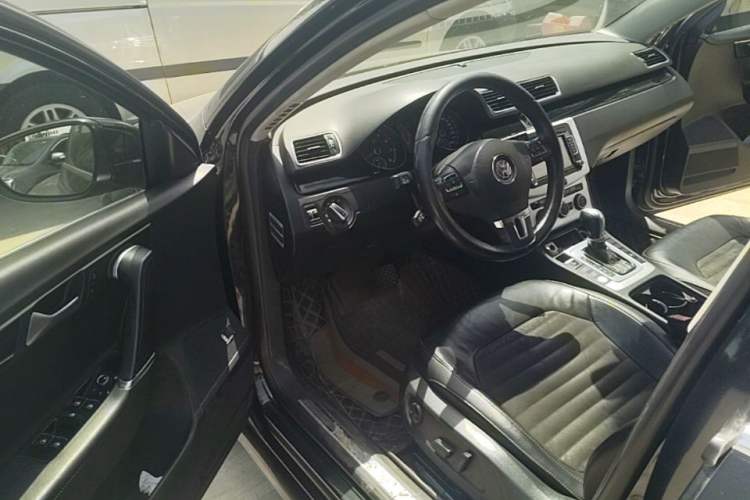 Used Volkswagen Magotan 2015 1.8TSI Luxury Model Driver Seat