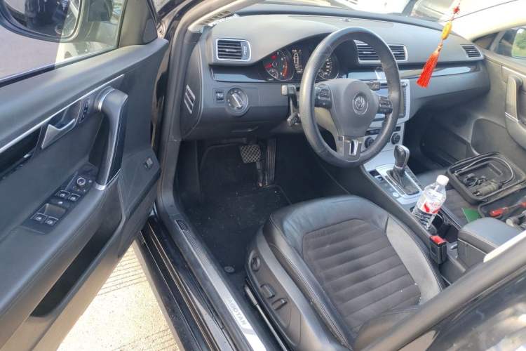 Used Volkswagen Magotan 2015 Revised Version 2.0 TSI Luxury Edition Driver Seat