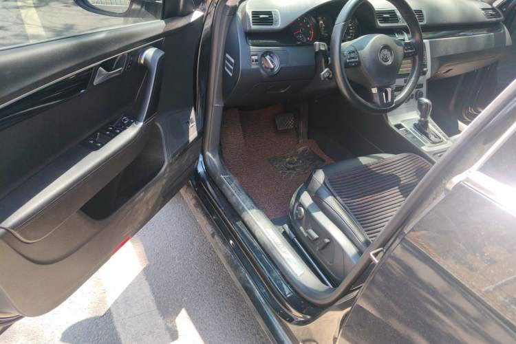 Used Volkswagen Magotan 2015 1.8TSI Luxury Model Driver Seat